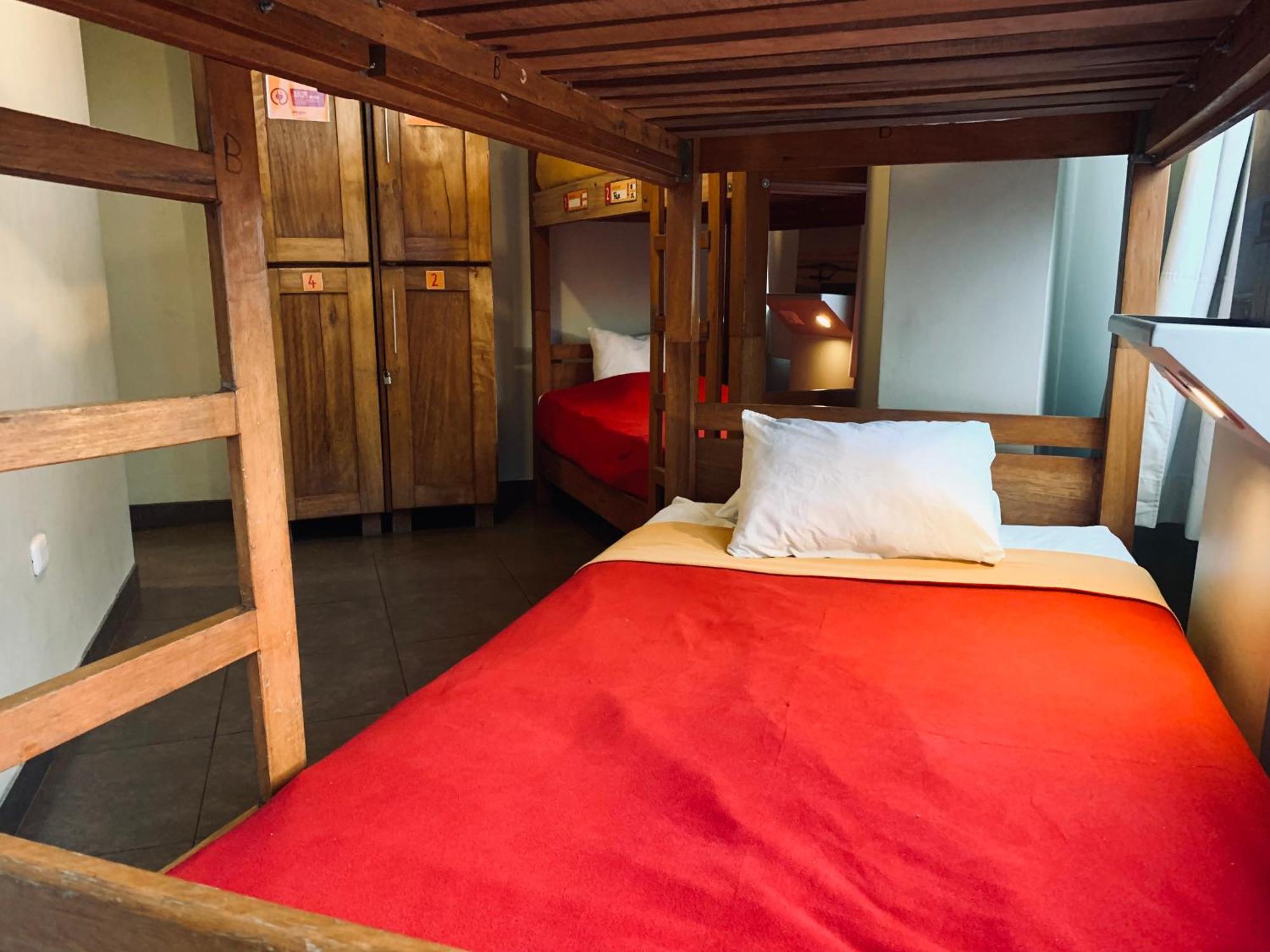 Pariwana Hostel Lima (Adults Only) ภายนอก รูปภาพ