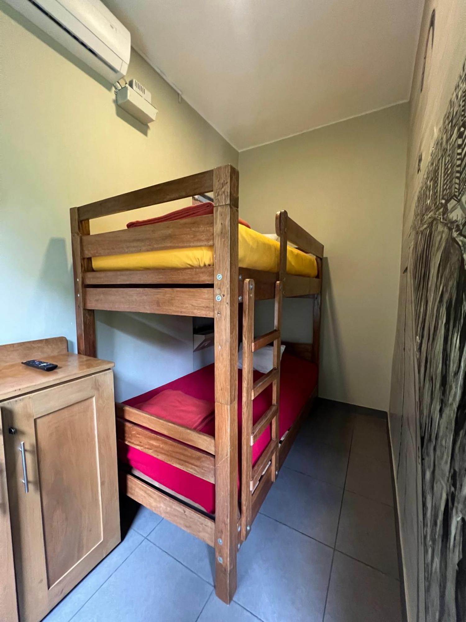 Pariwana Hostel Lima (Adults Only) ภายนอก รูปภาพ