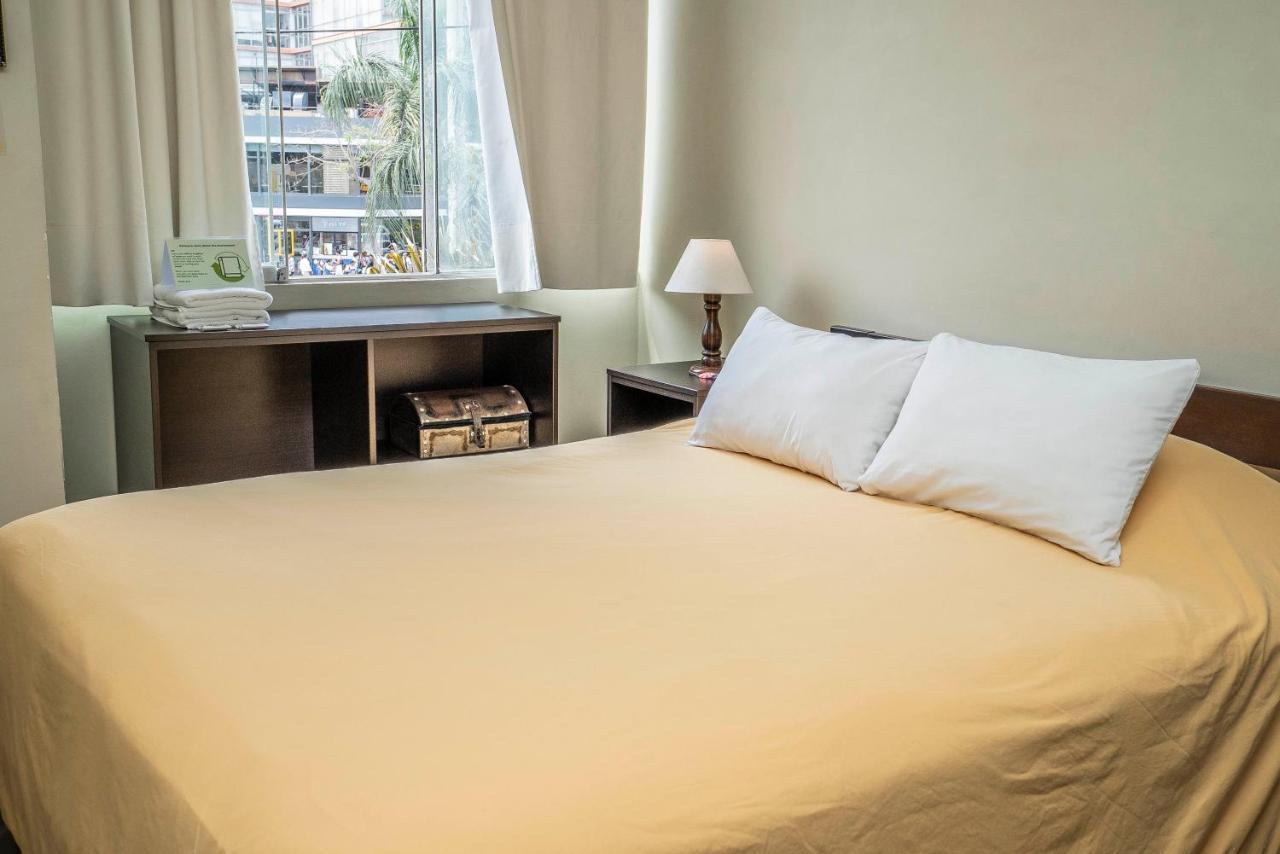 Pariwana Hostel Lima (Adults Only) ภายนอก รูปภาพ